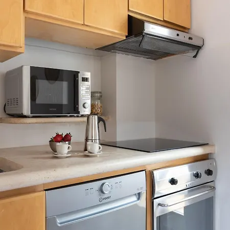 The Rent - Two-bedroom With Terrace Near Trevi Fountain * Rzym