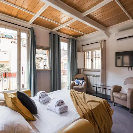 The Rent - Two-bedroom With Terrace Near Trevi Fountain Rome